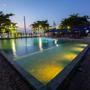 Pé Na Areia Inn